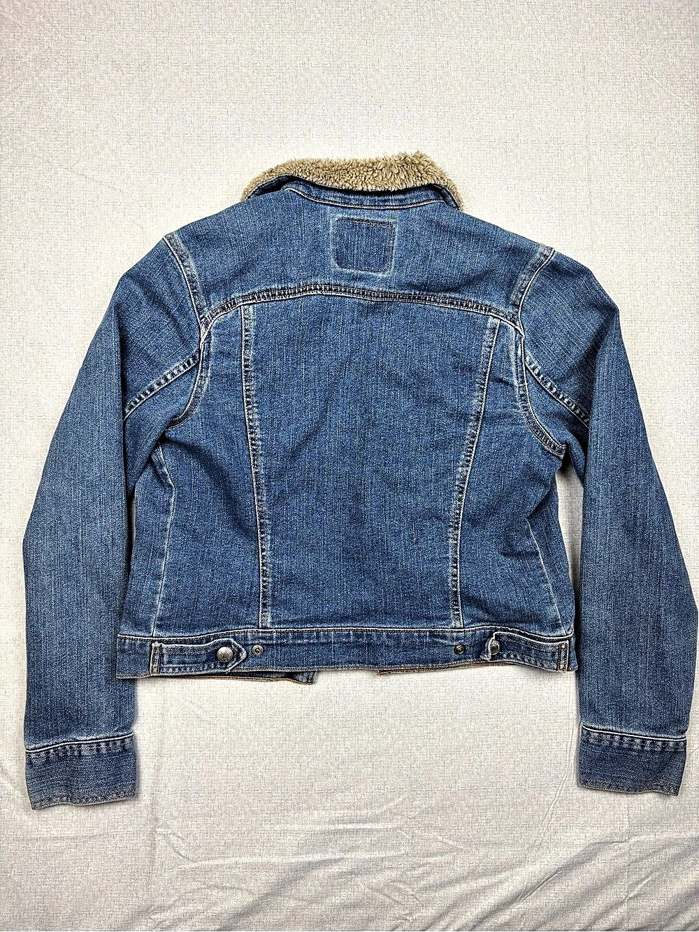 Levi's Sherpa Trucker Jacket Denim Sherpa Jacket Size Medium - Picture 2 of 4